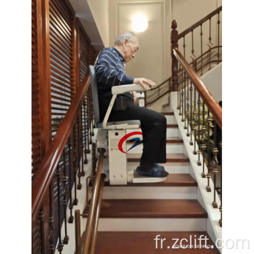 Accueil d'escalier de chaise de maison